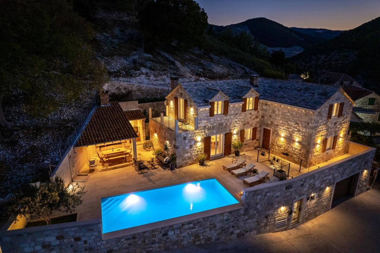New Villa Ani! Traditional And Luxurious 4-Bedroom Villa With Heated Pool And Sea Views พอสติรา ภายนอก รูปภาพ
