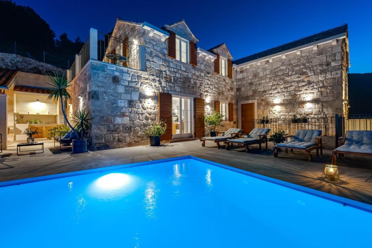 New Villa Ani! Traditional And Luxurious 4-Bedroom Villa With Heated Pool And Sea Views พอสติรา ภายนอก รูปภาพ